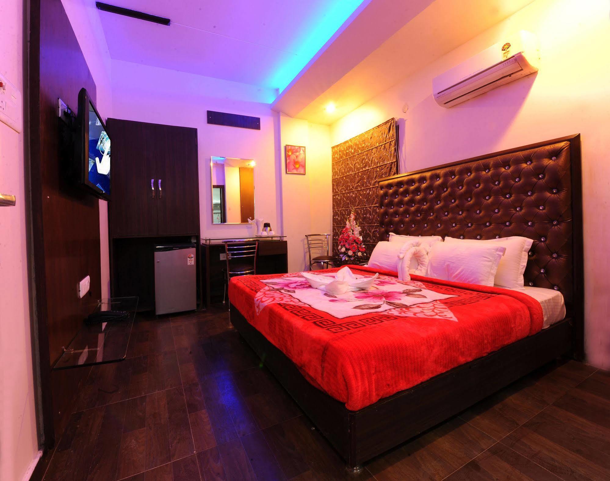 Hotel Pearl Inn & Suites 阿姆利则 外观 照片