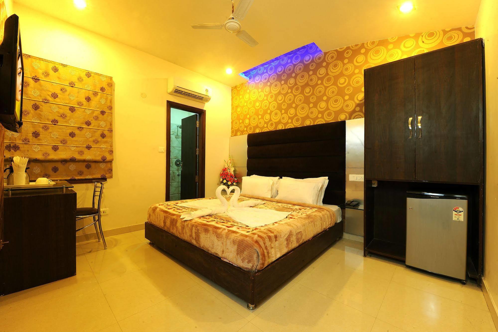 Hotel Pearl Inn & Suites 阿姆利则 外观 照片